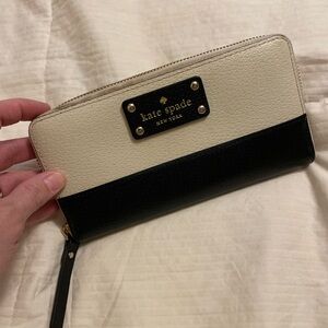 Kate Spade Two-Tone Black and Cream Wallet